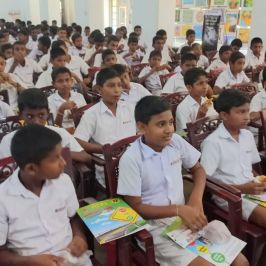 පාසල් ළමුන් දැනුවත් කිරීමේ ගම්පහ දිස්ත්‍රික් වැඩසටහන 